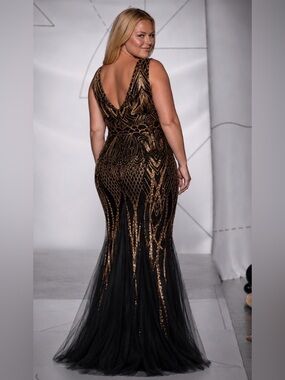 ANGEL FASHIONS Black Evening Dress with Gold Sequin (size XL)